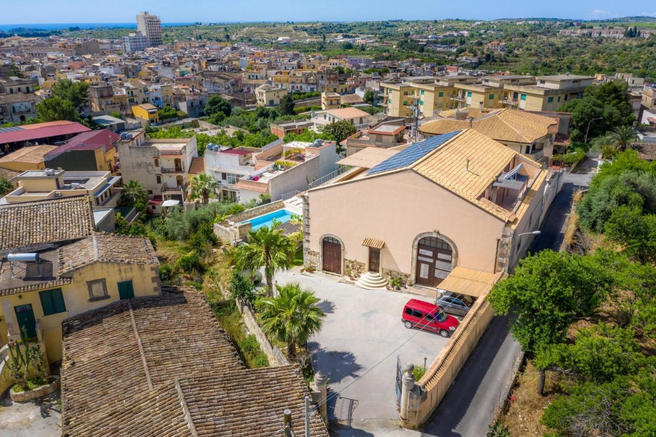 Villa Rosaria Rooms Noto Bagian luar foto