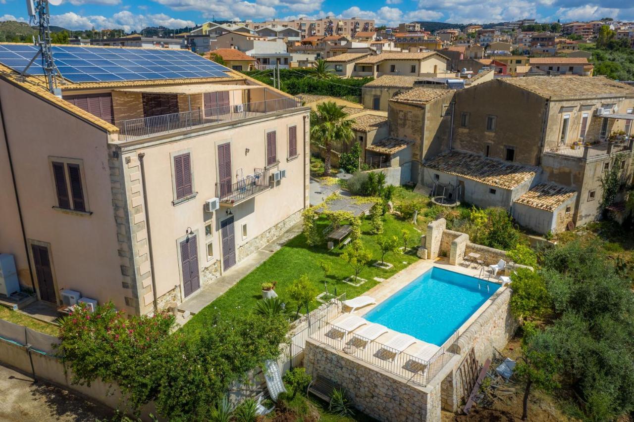 Villa Rosaria Rooms Noto Bagian luar foto