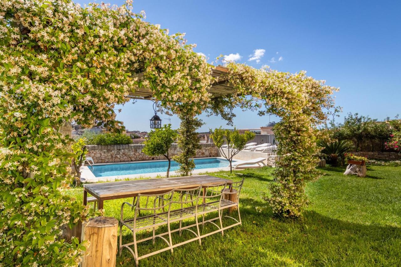 Villa Rosaria Rooms Noto Bagian luar foto