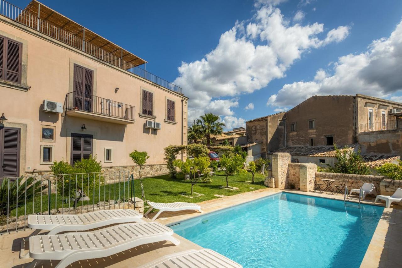 Villa Rosaria Rooms Noto Bagian luar foto