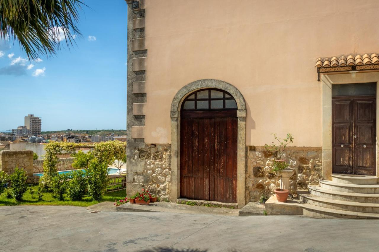 Villa Rosaria Rooms Noto Bagian luar foto