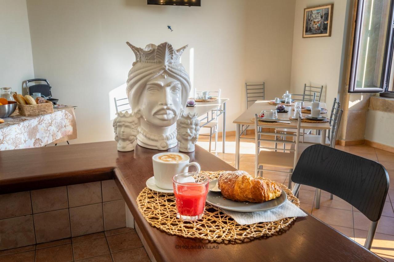 Villa Rosaria Rooms Noto Bagian luar foto