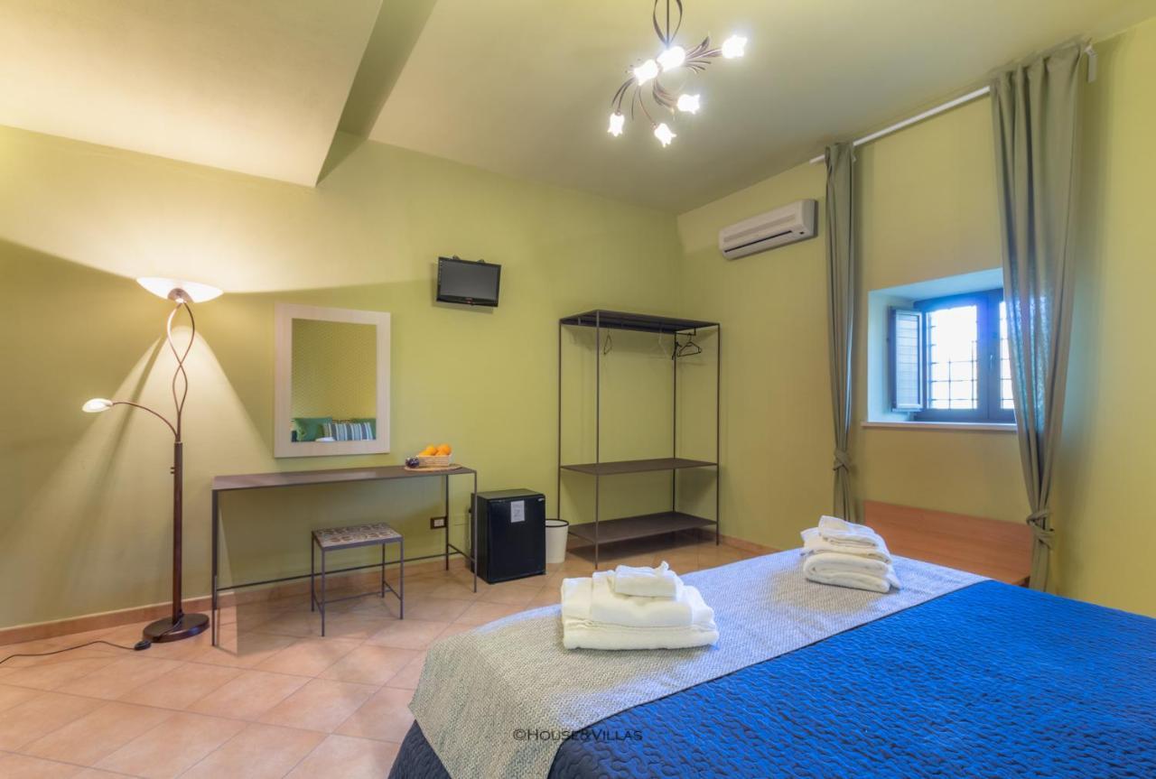 Villa Rosaria Rooms Noto Bagian luar foto