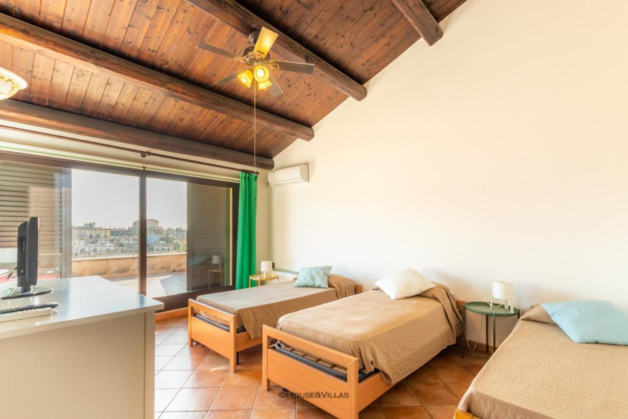Villa Rosaria Rooms Noto Bagian luar foto