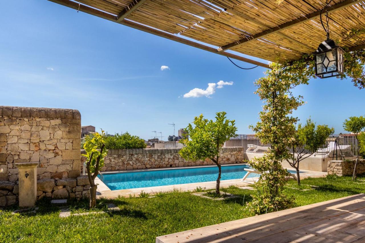 Villa Rosaria Rooms Noto Bagian luar foto