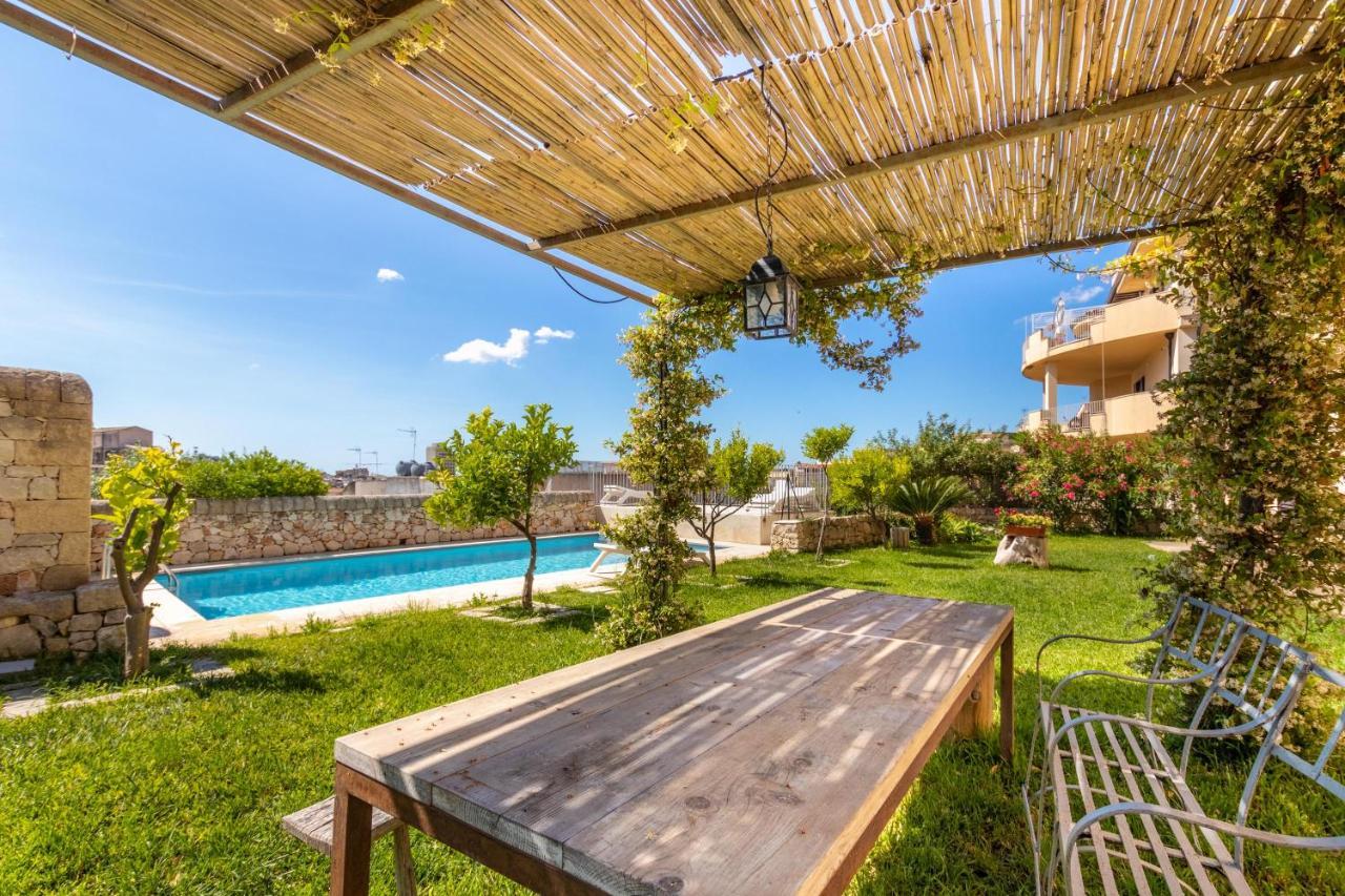 Villa Rosaria Rooms Noto Bagian luar foto
